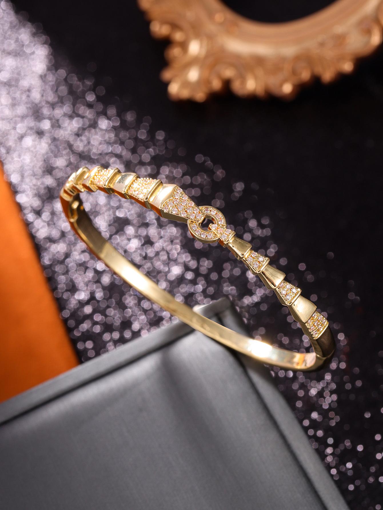 Европейский и американский браслет в форме змеи, инкрустированный бриллиантами, классический универсальный и нетускнеющий браслет