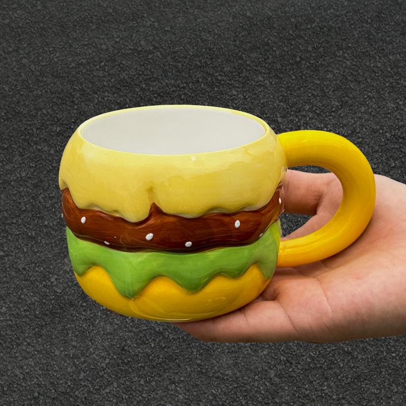 

Керамическая кружка Мультяшный гамбургер высокой ценности с крышкой для подарка на день рождения лучшей подруге. Практичный сувенир. 401-500ml