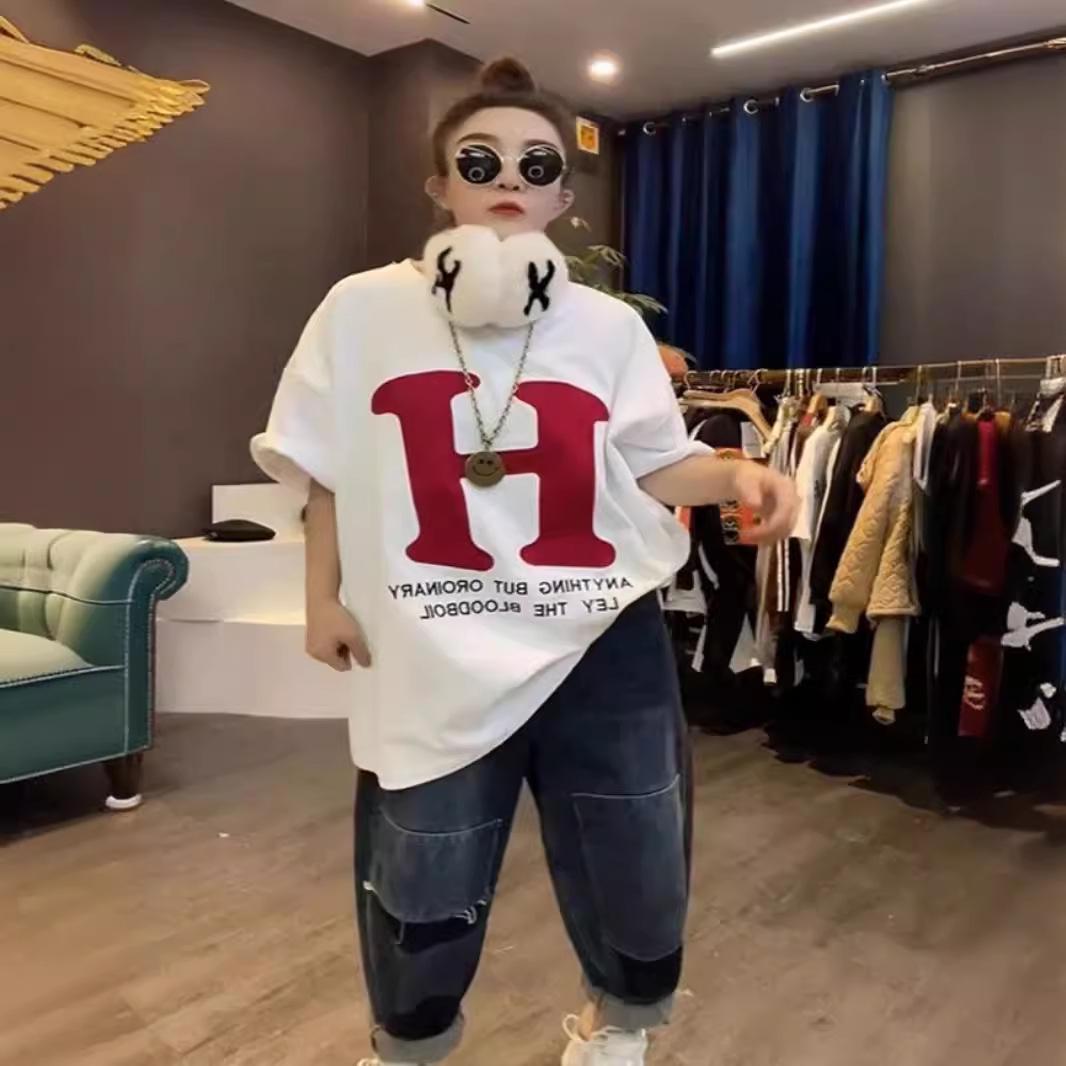 

Футболка из хлопка с очень большим принтом в корейском стиле - женская летняя мода, свободный крой, универсальная. M (80-100 Jin) белый