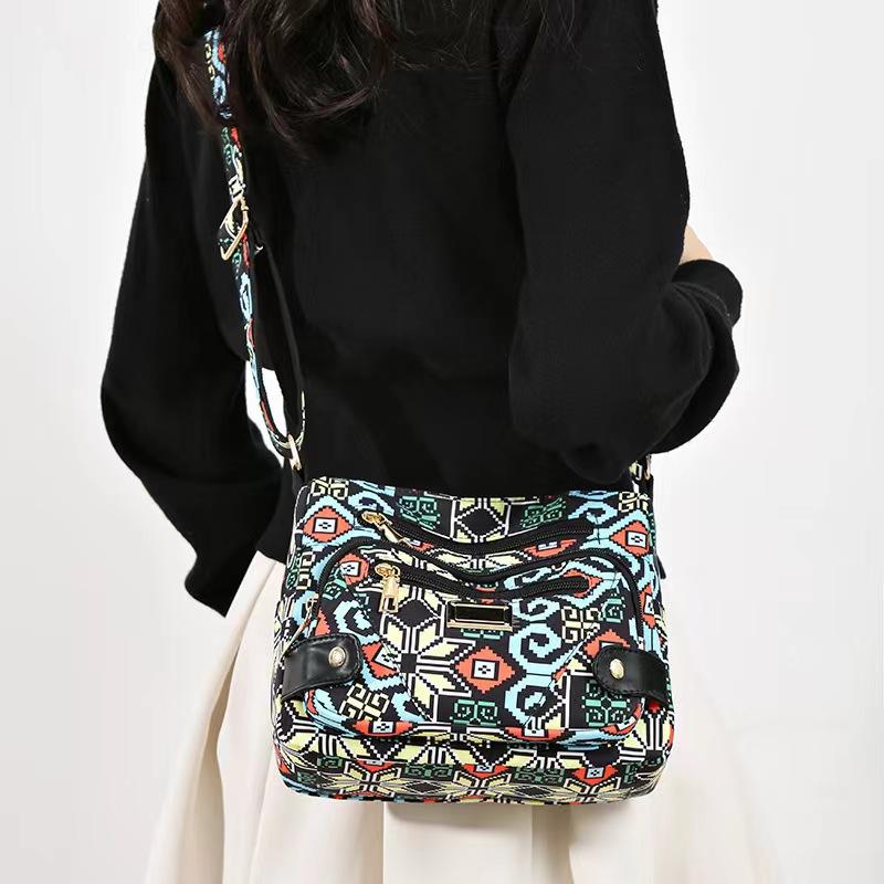 Ladies Crossbody Bag Oxford Cloth Crossbody Bag Leisure Travel Multi-Layer Shoulder Zipper Printed Bag