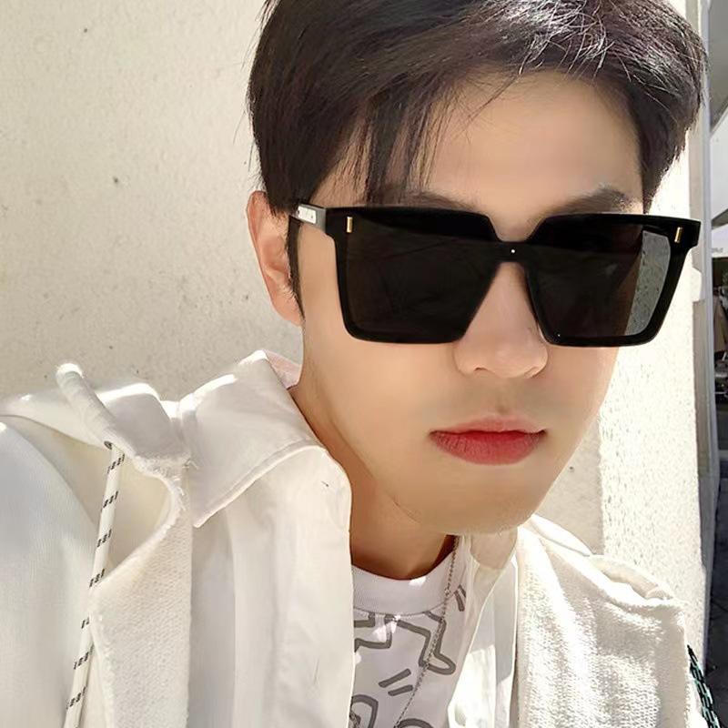 Fashion Sunglasses Men and Women Couple Glasses Personalized One-piece Large Frame Sunglasses