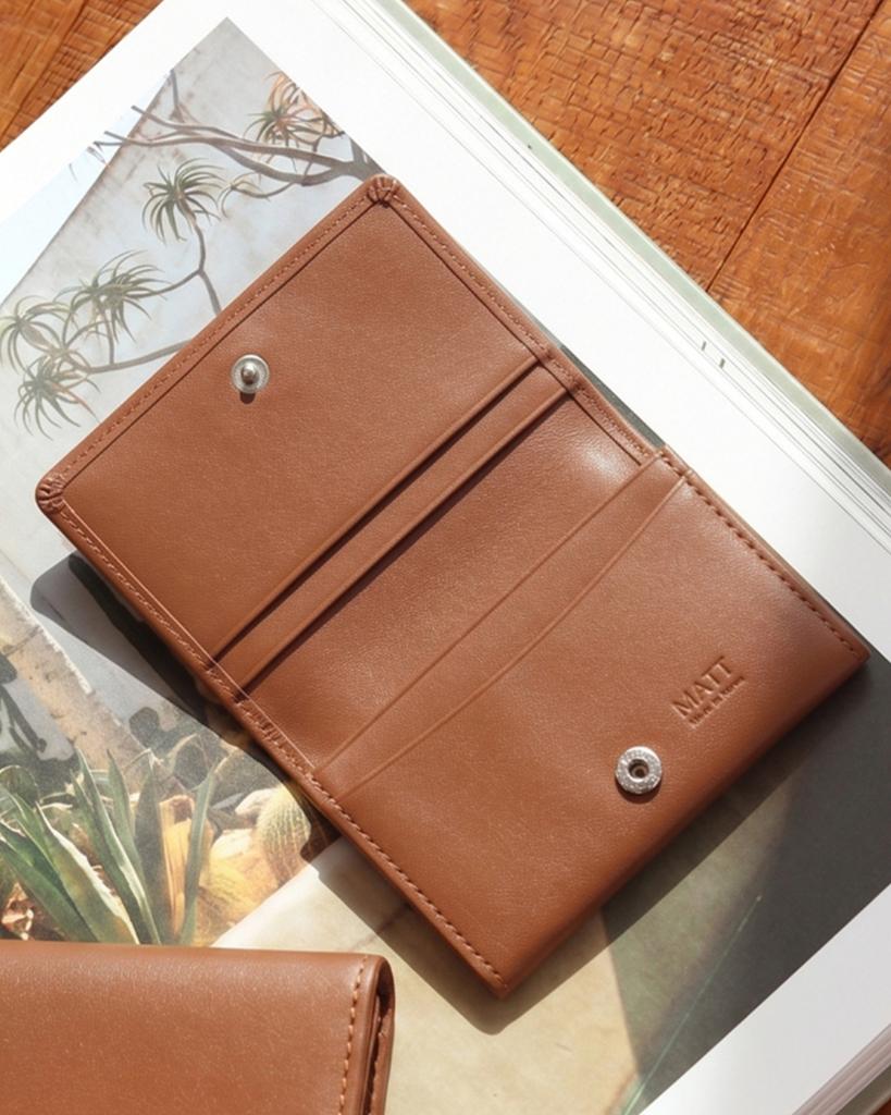Matt Dakota Cowhide Combination Slim Button Business Card Holder Brown