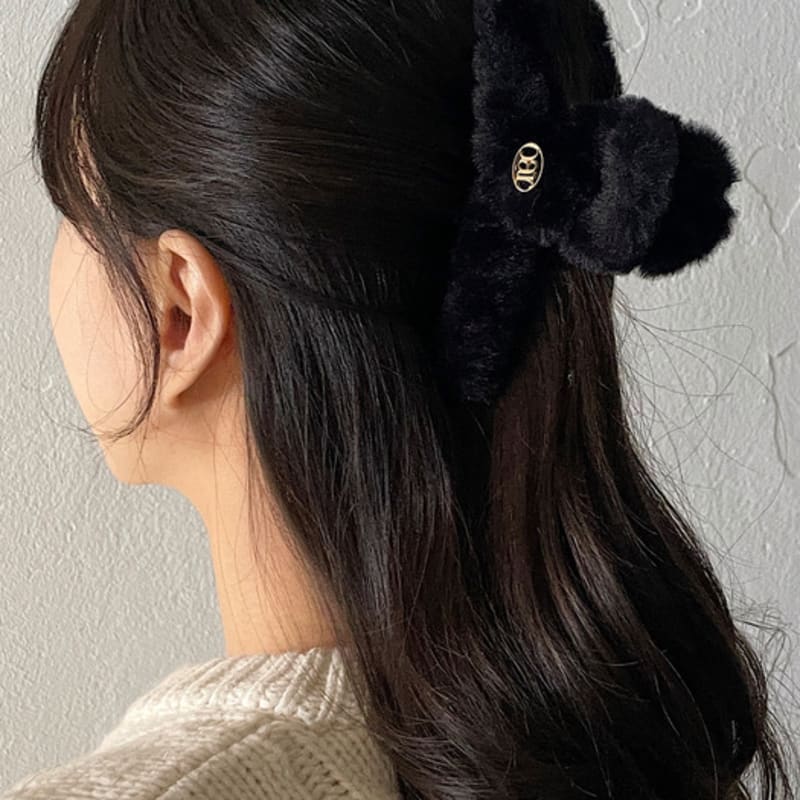 oar Fur Hair Barrette [Black]