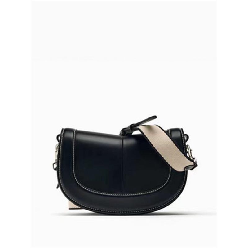 

Сумка-седло с магнитным клапаном, клапаном и декоративной строчкой, сумка через плечо чёрный