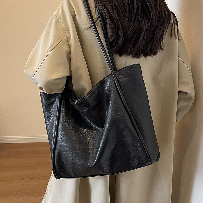 Large-capacity Bag Women's Autumn Versatile New Fashion Simple Shoulder Bag Texture Class Tote Bag