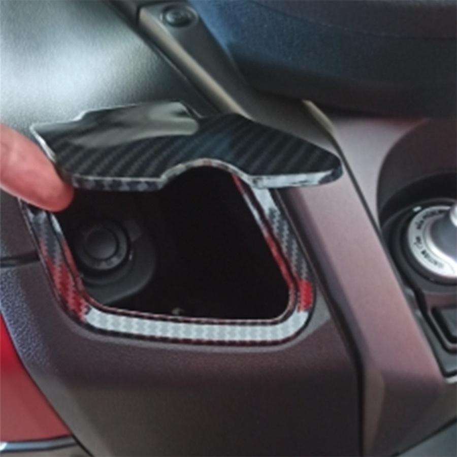 Carbon Fiber Style Side Pocket Charger Waterproof Cover For 20-21 Yamaha Nmax V2