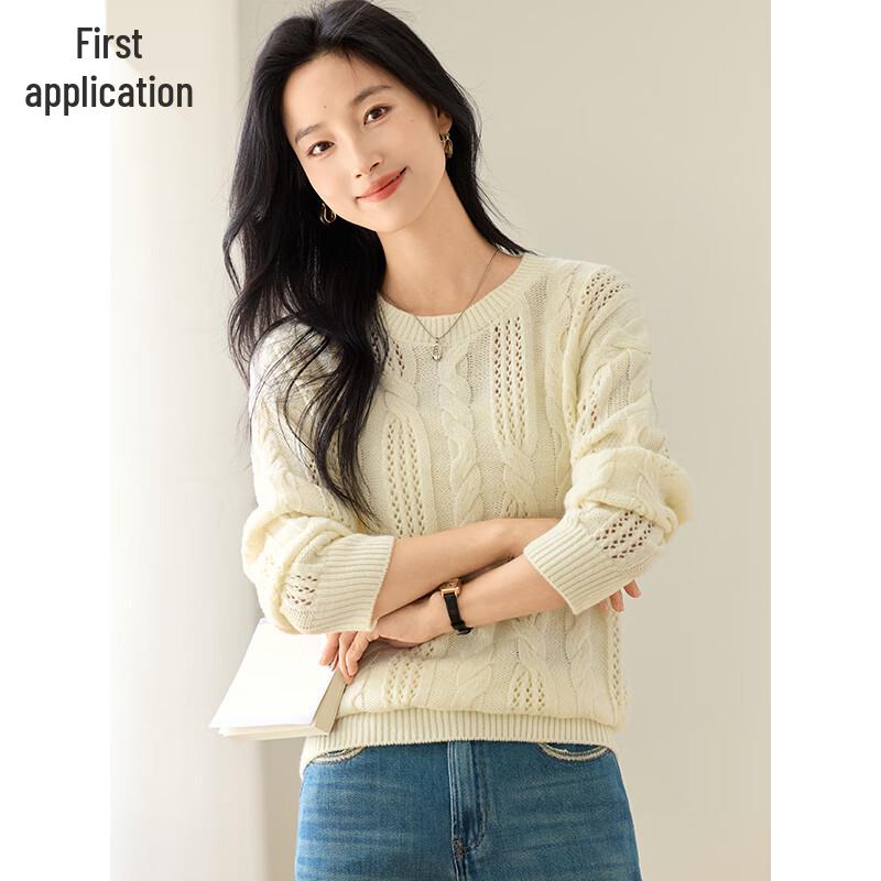 Women's Round Neck Cable Knit Wool Blend Sweater