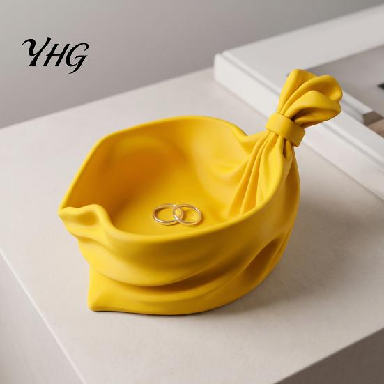 3D Printed Pleated Dish Gift Bag Shaped Storage Tray, Catchall Bowl for Candy, Reusable PLA Tray Festive Table Centerpiece Entryway Shelf, Xmas