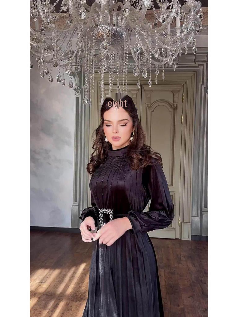 2023 Autumn Plus Size Women's Pleated Dress with Belt