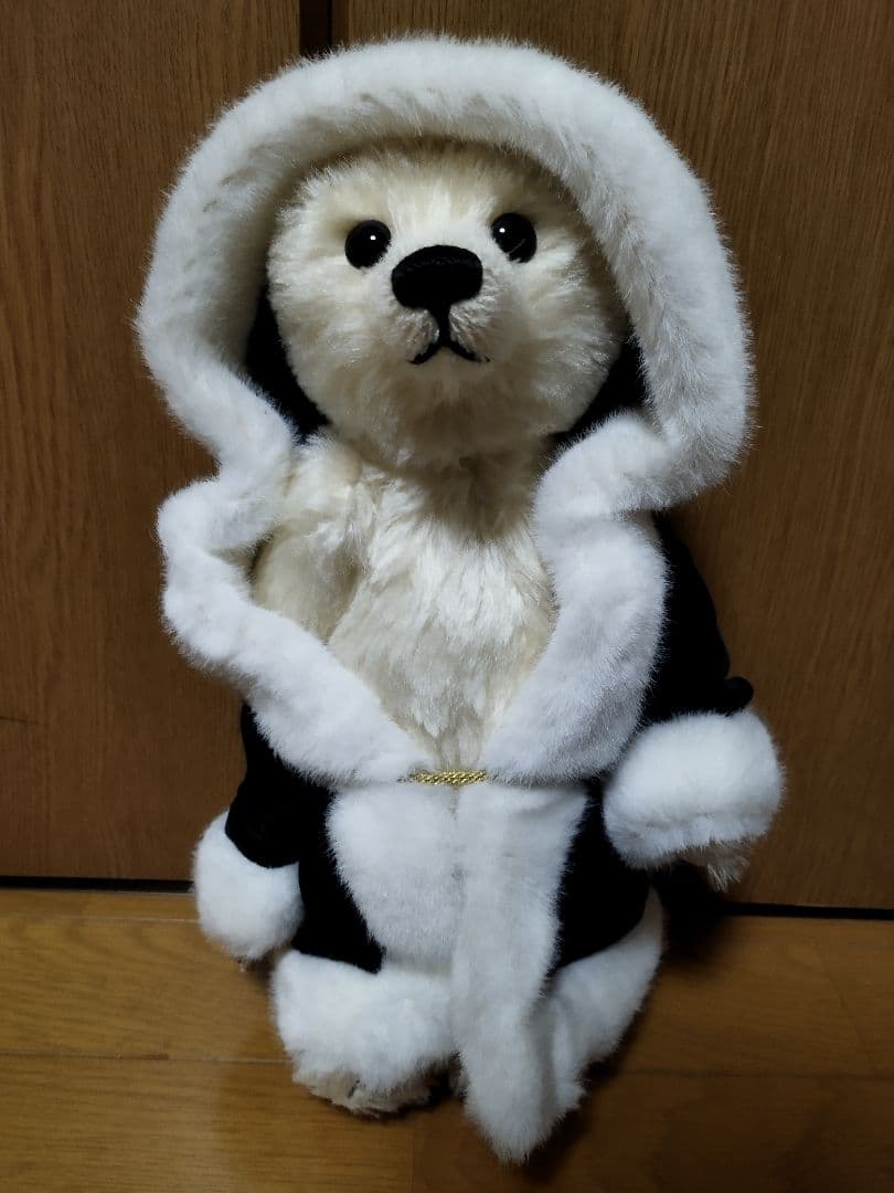 

[USED] Limited to 1000 Steiff Asian Santa Teddy Bears, 2002