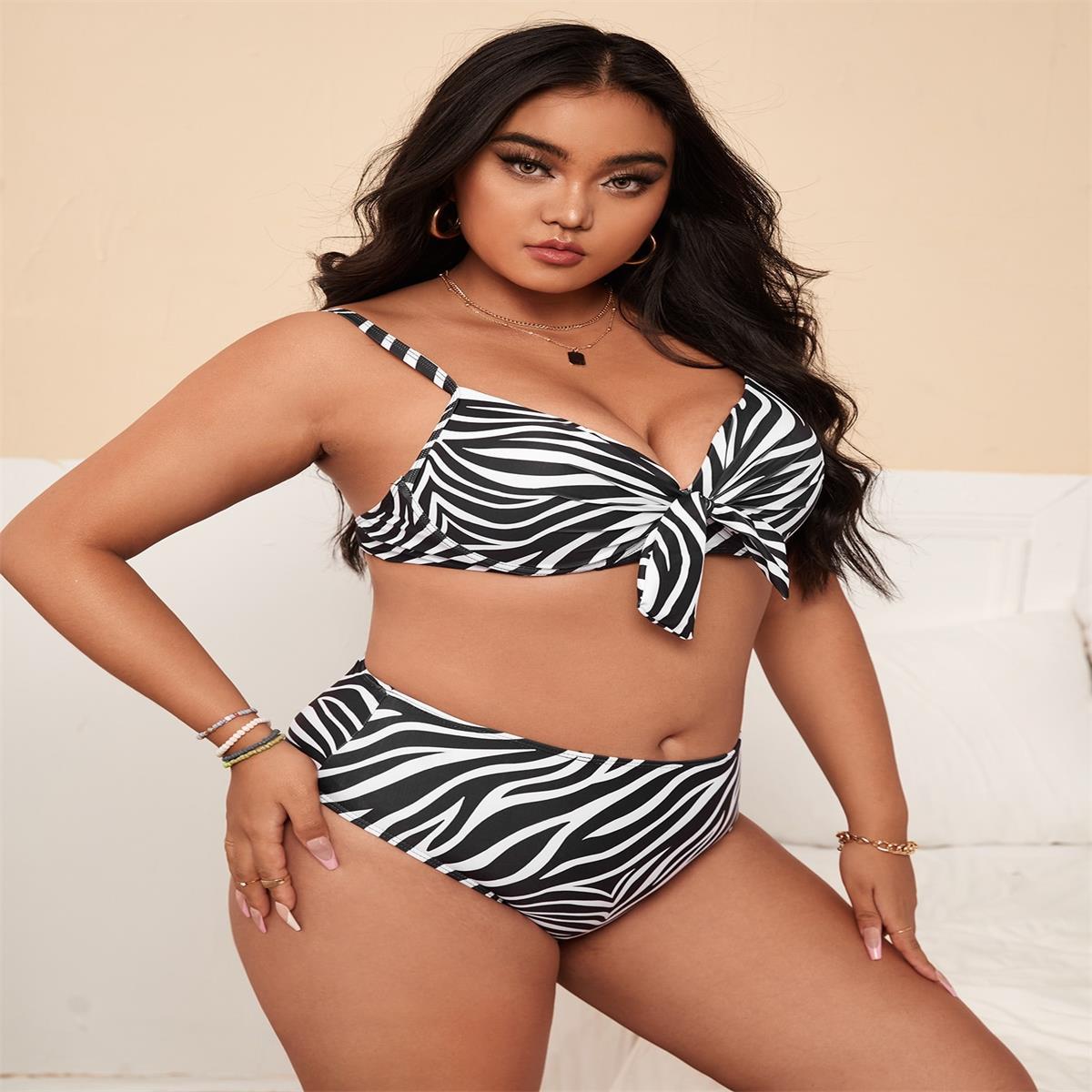 Plus Size Striped Bikini with Front Tie Swimsuit for Women L