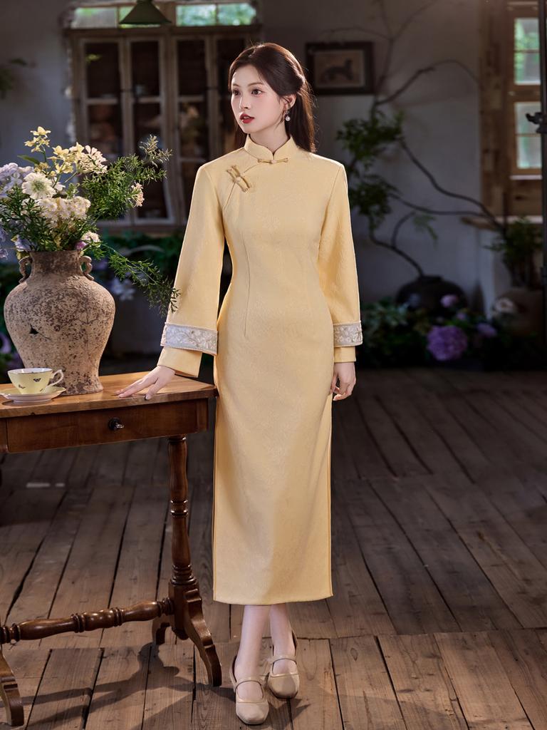 High-end Republic of China style retro cheongsam elegant autumn and winter young new daily improvement plain elegant literary and artistic style dress