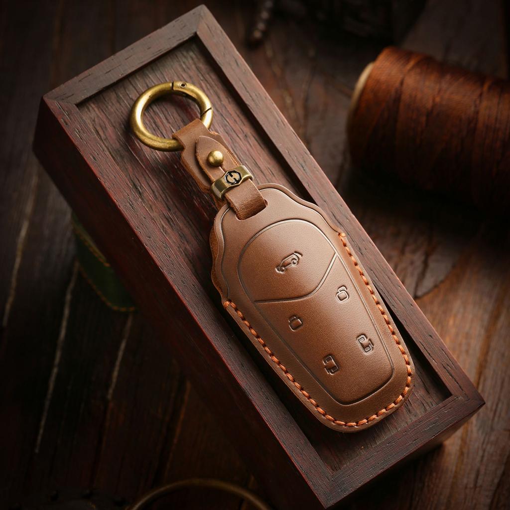 The Retro Key Cover Is Suitable for Lantu Car New Blueprint Dreamer Key Bag Buckle, Purely Handmade Leather Case Buckle.