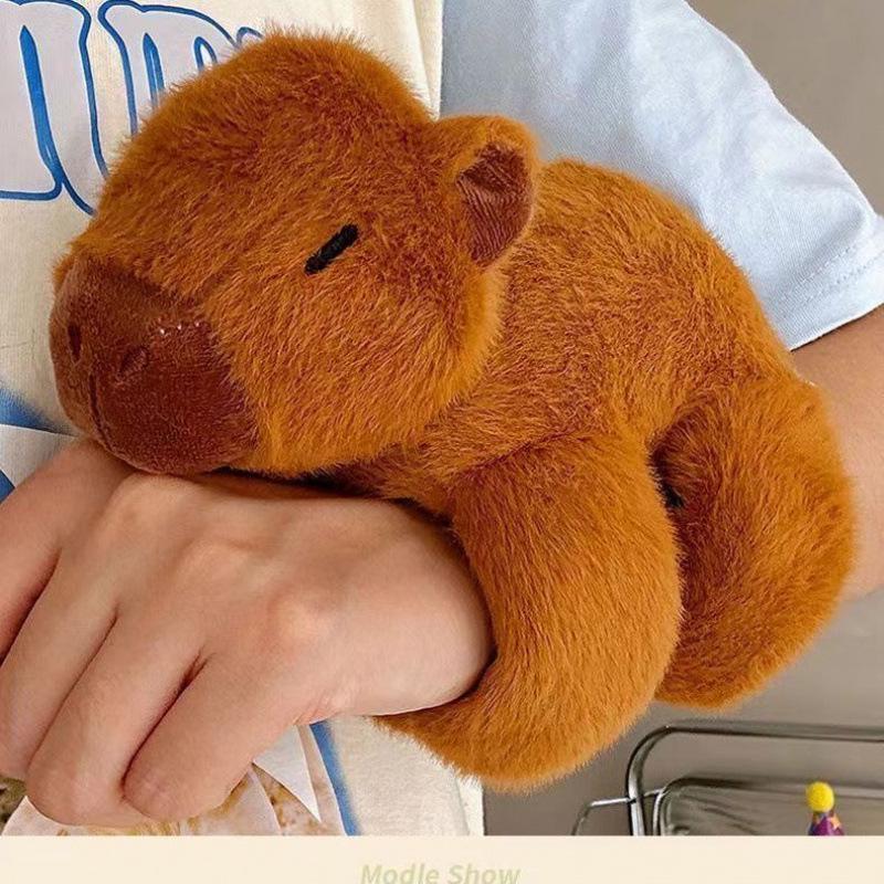 

Плюшевый браслет Капибара Папа - Милый детский мультяшный плюш на запястье