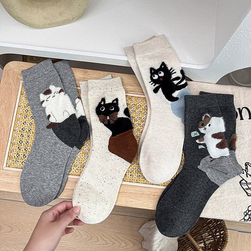 1 Pair Women's Socks Autumn Winter Letter Print Breathable Cat Ankle Socks High Quality Mid-Calf Socks Cute Cat Polyester Blend