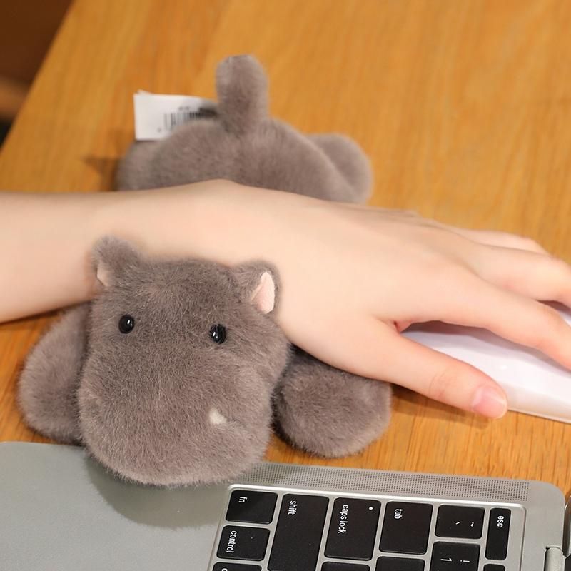 20cm Cartoon Gentle Panda Penguin Elk Hippo Crocodile Turtle Plush Animal Palm Doll Creative Style Adorable Present Home Decor