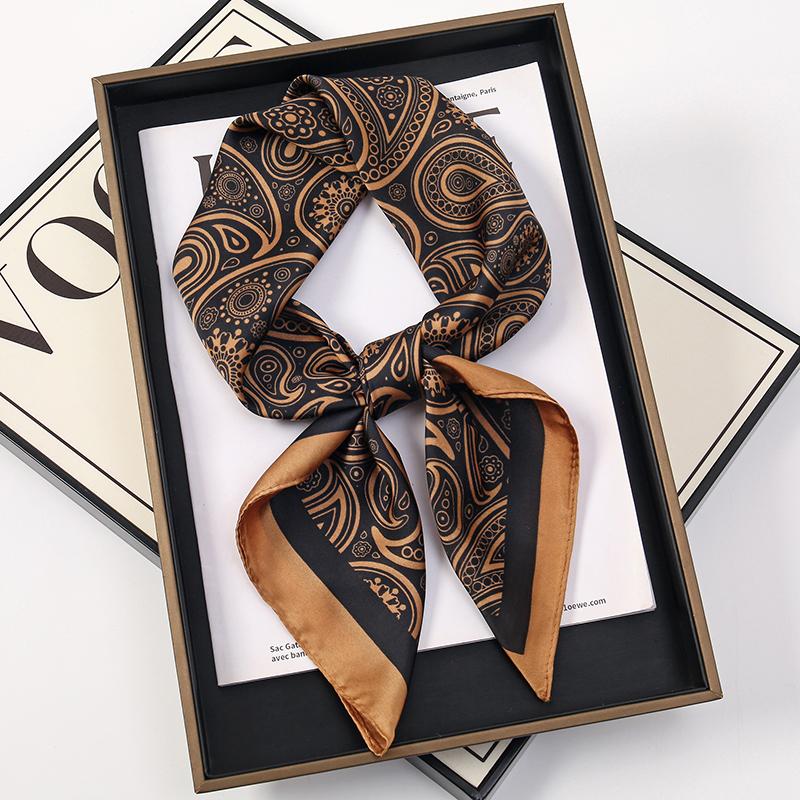 Bohemstil Trykk Luksusmerke Silke Firkantet Skjerf Kvinner Satin Sjal Halsklede Wrap Skjerf Bandana Hår Hjiab Blomstermønstret