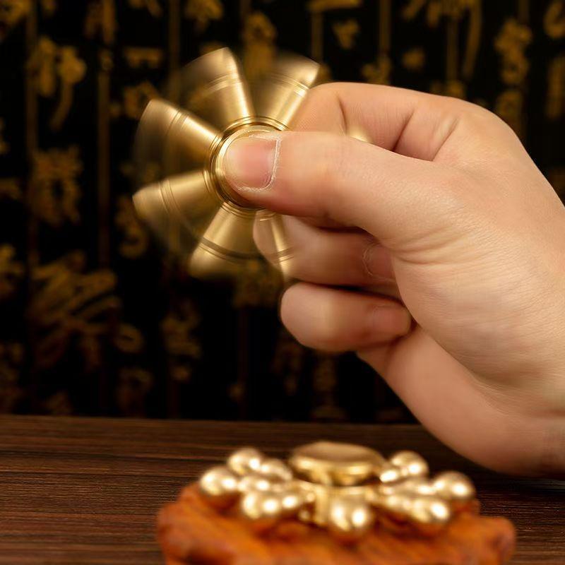 Brass Fingertip Gyro Combat Eight Arm Gyro Detachable Metal Adult Decompression Artifact Student Creative Gift Hand Play Piece