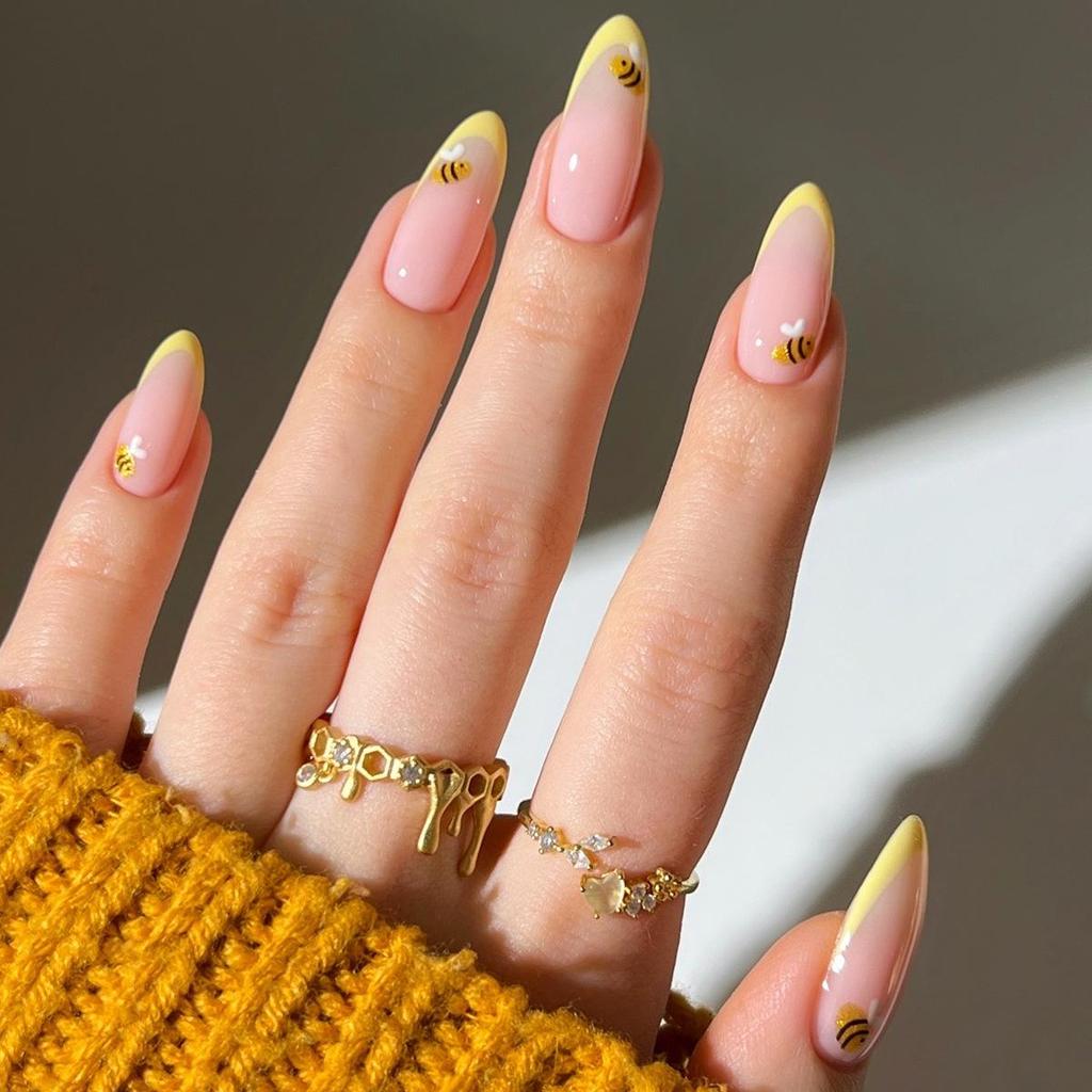 Hochwertige tragbare künstliche Nägel im Mandel-Nude-French-Stil – mittellange und lange Nagelspitzen