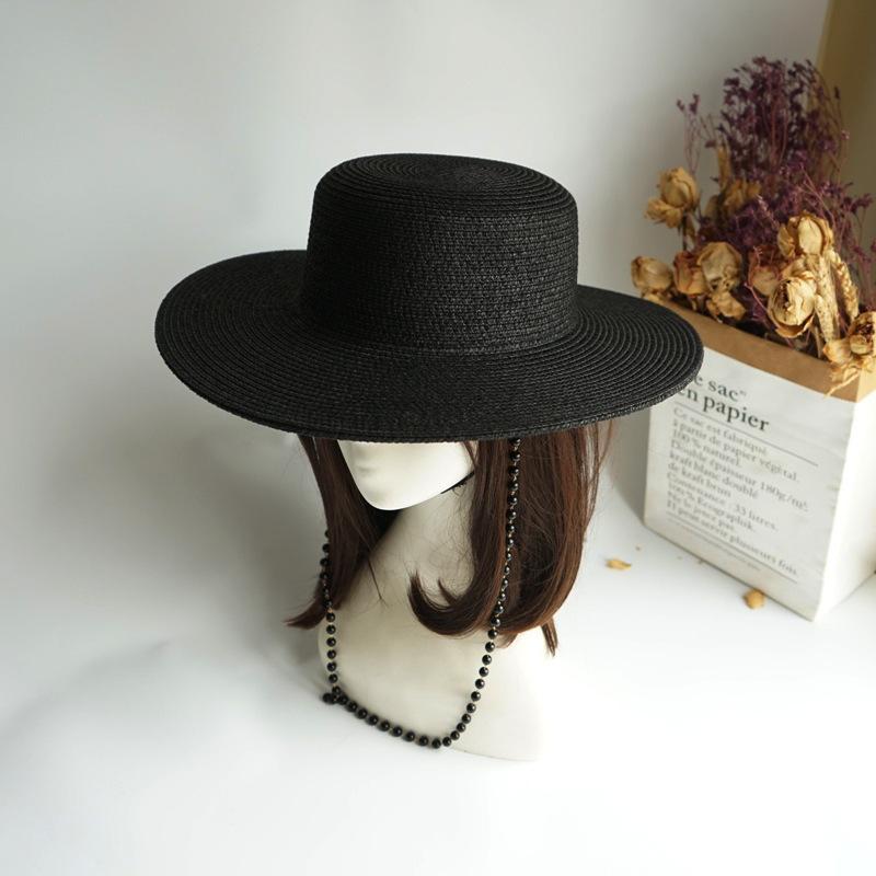 Street Shot Black Pearl Chain Flat Top Top Top Hat Women'S Summer French Retro European And American Wide Brim Sunscreen Straw Hat Foreign Trade Ins