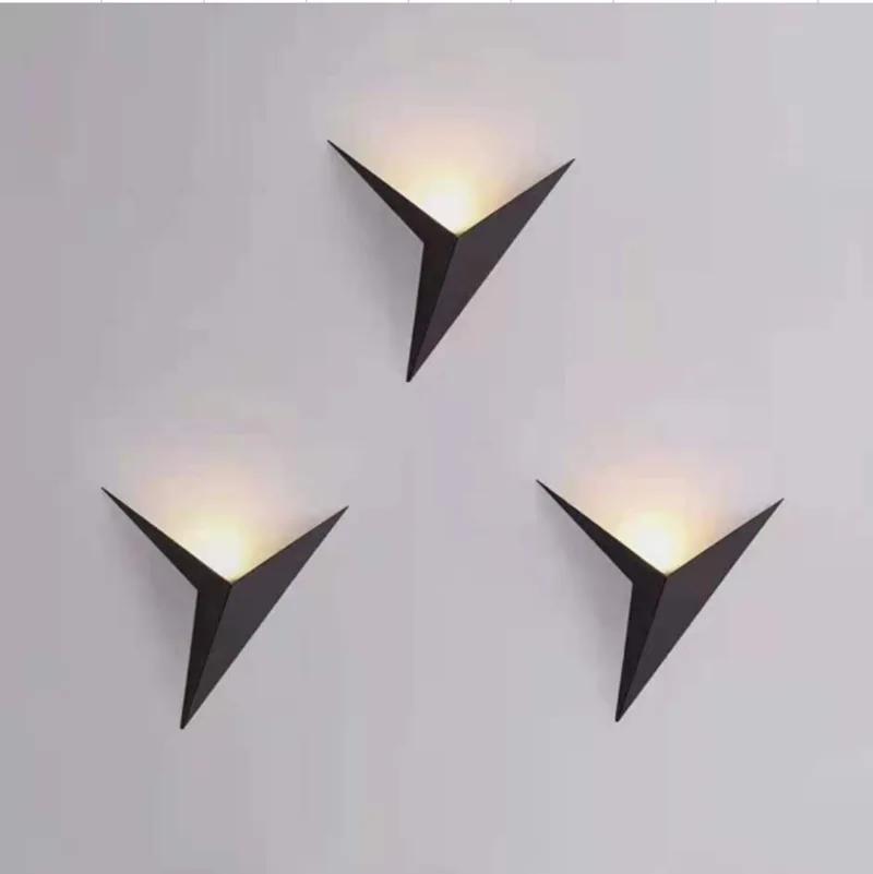 Creative Wrought Iron Special-shaped Triangle Wall Lamp Simple Bedroom Study Hotel Room Bedside Led Wall Lamp Mirror Front Lamp