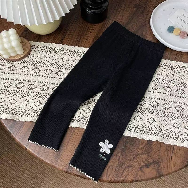 Spring and Autumn Baby Girls Flower Embroidered Leggings Outer Pants Early Autumn Children's Pants