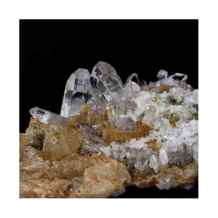 Pierres et Minéraux. Quartz + Albite + Calcite. 275.85 ct. Plan-du-Lac, Oisans, France.