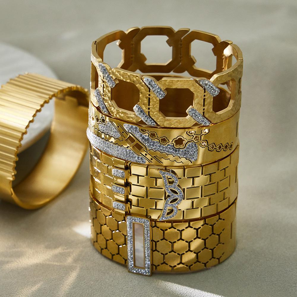 18K Gold Plated Honeycomb Pattern Stainless Steel Wide Bracelet with Zirconia Inlaid - European & American Fashion.