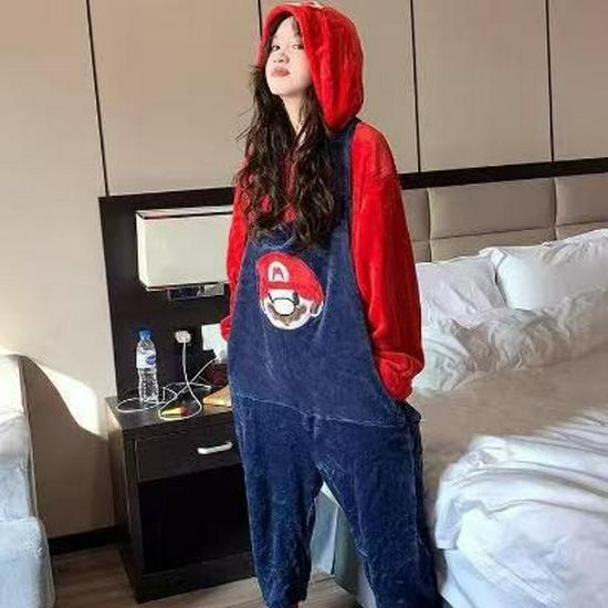 2025 Neuer Stil Weihnachtsmann & Rentier Paar Flanell Weihnachtskostüme für Outdoor-Auftritt & Homewear