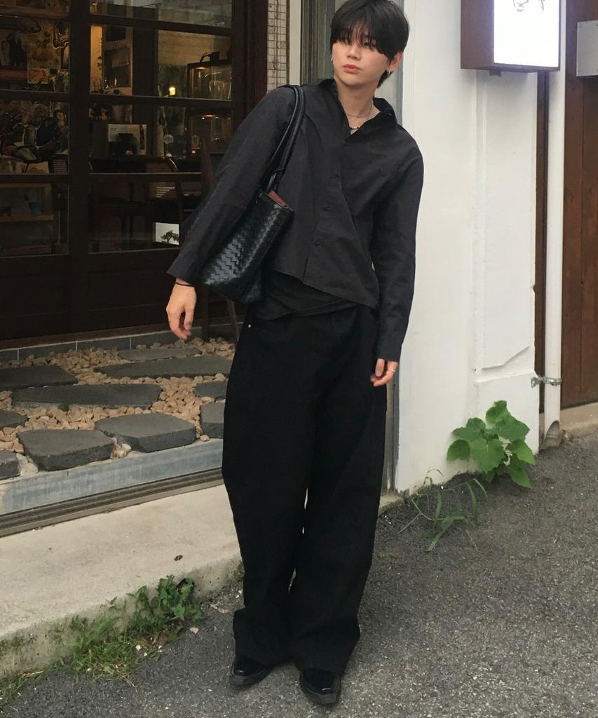 Jikeulib Black Curved Cut-Line Wide Cotton Pants