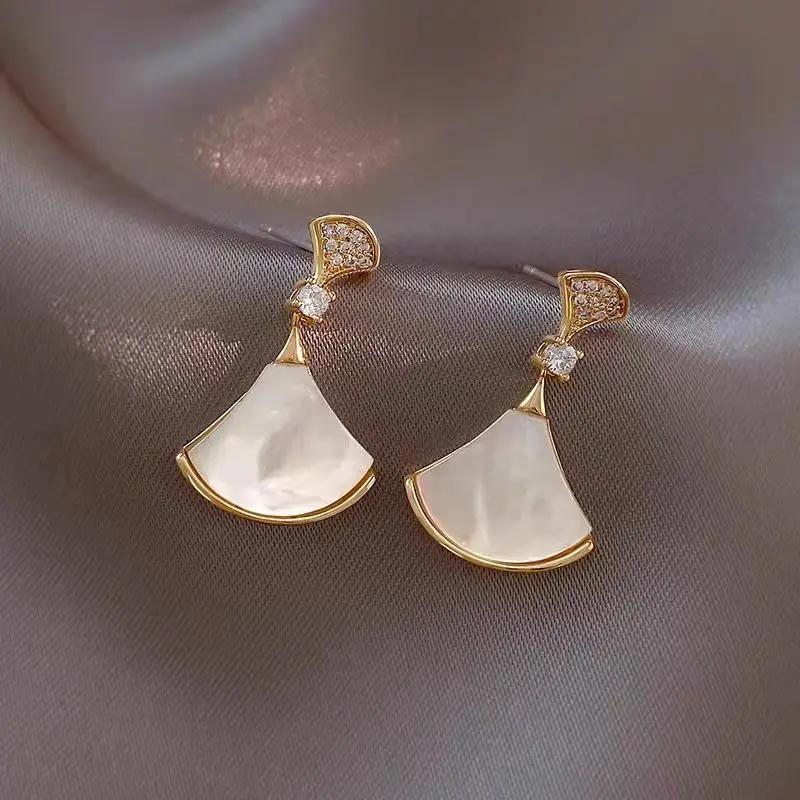 Elegant Luxury Fan Shaped Spring Summer Zircon Niche Design High End Feel Light Weight Trendy Explosion Style Earrings For Wome