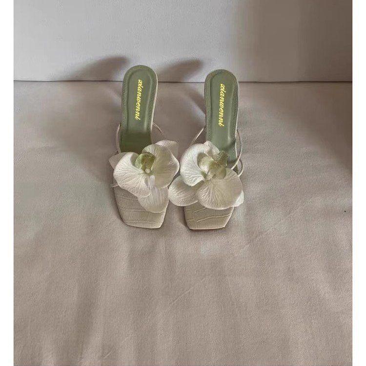 Beach Shoes 2026 New Flower Decoration Clip Toe High-heeled Sandals for Women's Summer Outdoor Wear Trend