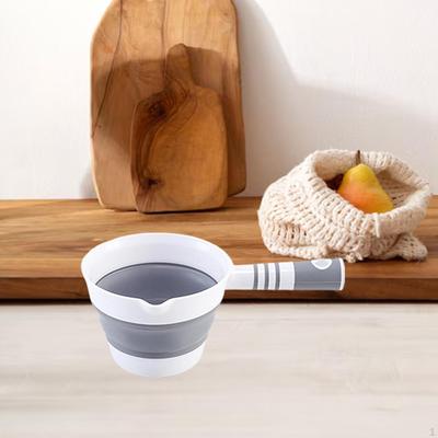 Kompakte Wasserschöpfkelle zum Baden und Reinigen, ideal für Campinggärten
