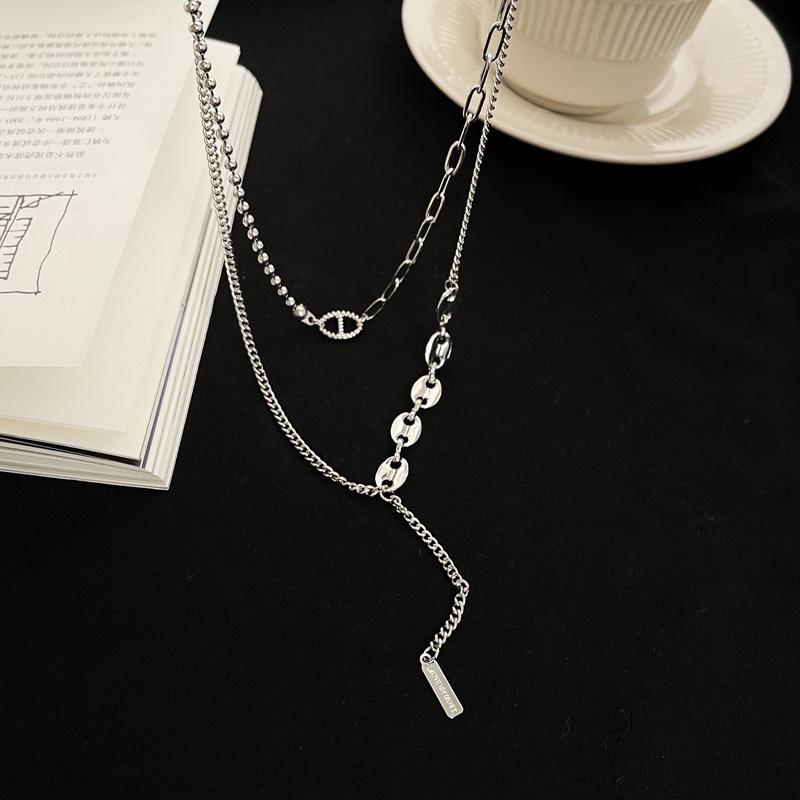 Double-Layered Pig Nose Necklace: Women's Summer Hip Hop Choker with Personality and Fashionable Clavicle Chain Design.