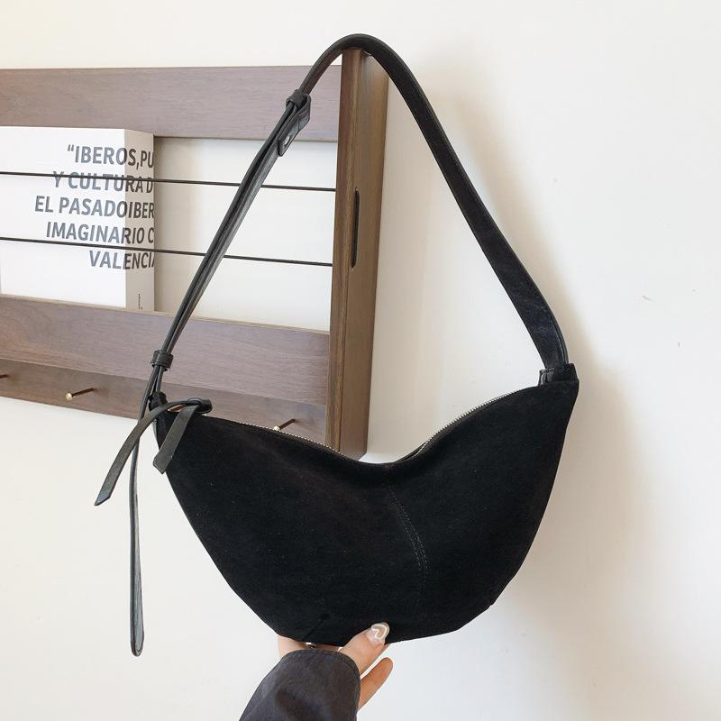 

Сумка-пельмень в стиле ретро для женщин 2024 года, новая осенне-зимняя сумка на одно плечо с косым креплением, нишевая повседневная женская сумка высокого класса чёрный