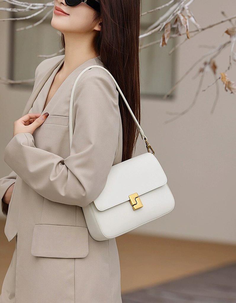 New style tofu bag, high-quality and stylish genuine leather women's bag, shoulder bag, crossbody bag, small square bag.