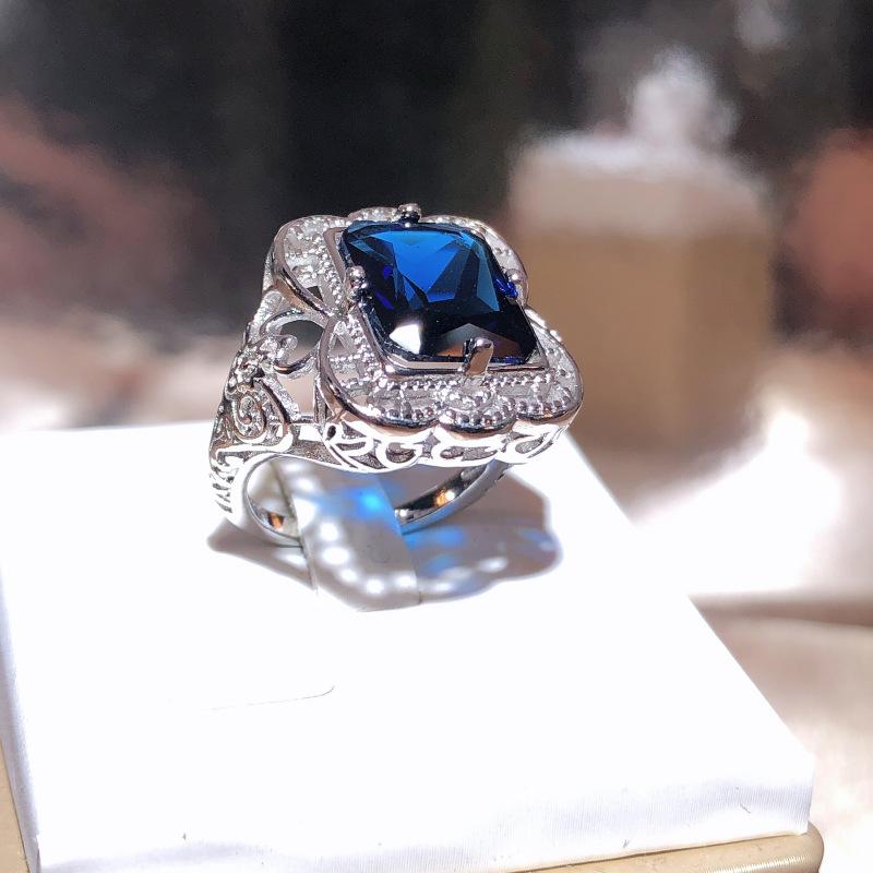 Sapphire Court Hollow Pattern Ring