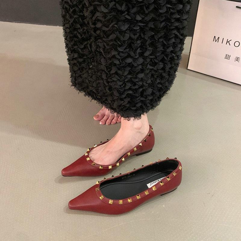 Fashion Flat Shoes for Women 2025 Spring and Autumn New Pointed Rivet New Black Plus Size Women's Shoes 41 42 43 Zapatillas Mujer