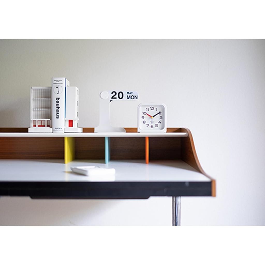 El Commune Table Clock Bauhaus GENE ALARM CLOCK Bayer Alarm SQ White DCL-005