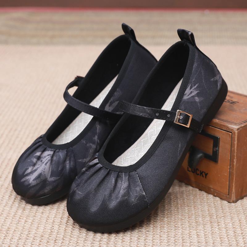 

Guofeng new Chinese women s shoes retro satin Mary Jane shoes 2025 new old Beijing cloth shoes flat bottom shallow mouth single shoes 40 чорний