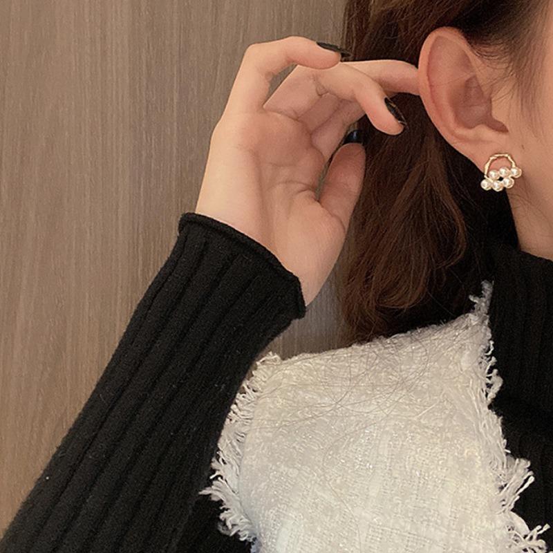 Silver Needle Baroque Pearl Irregular Stud Earrings Design Sense Earrings Femininity Simple Versatile Retro Earrings