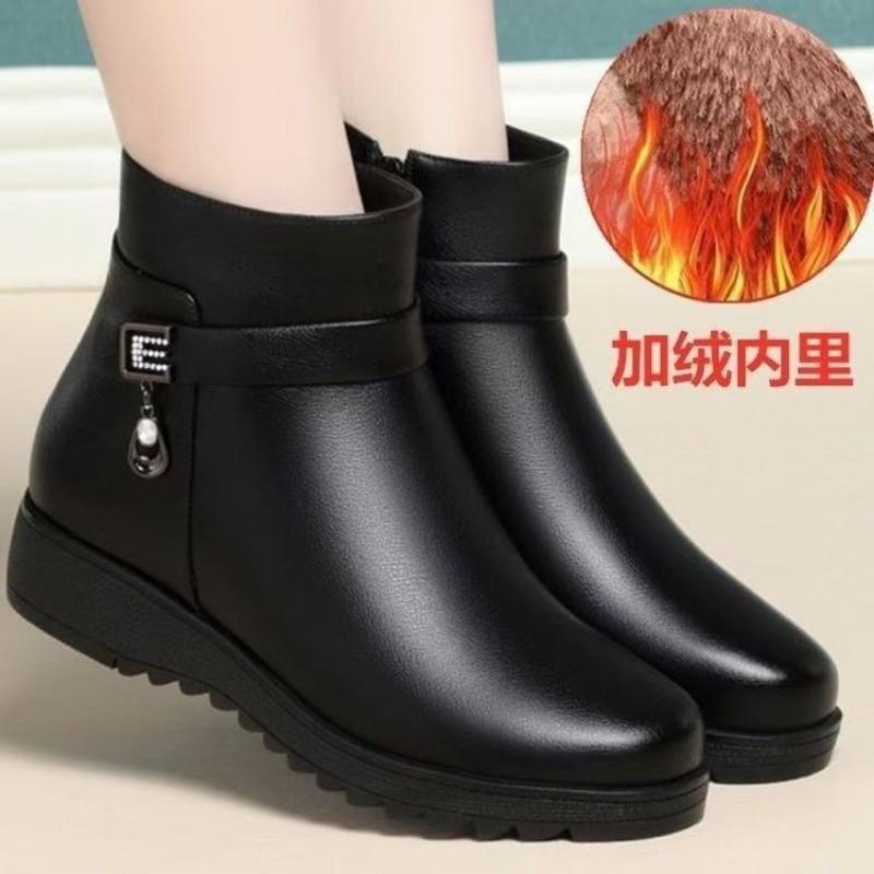 Flat-bottomed non-slip short boots autumn and winter new fashion boots piled thickened cotton shoes soft leather Martin boots women's shoes