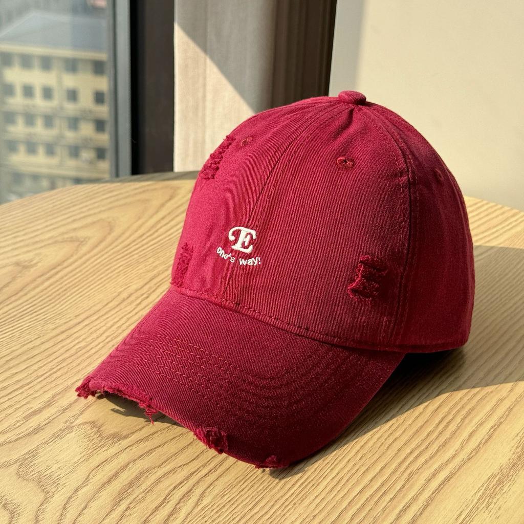 Burgundy Frayed Vintage Embroidered Baseball Cap for Couples, New Spring/summer/autumn Versatile Large-brimmed Age-reducing Cap
