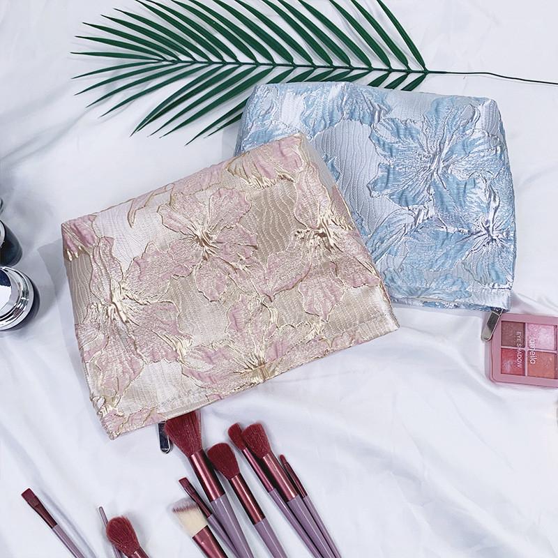 French Retro Artisanal Cosmetic Organizer With Silk Fabric For Women