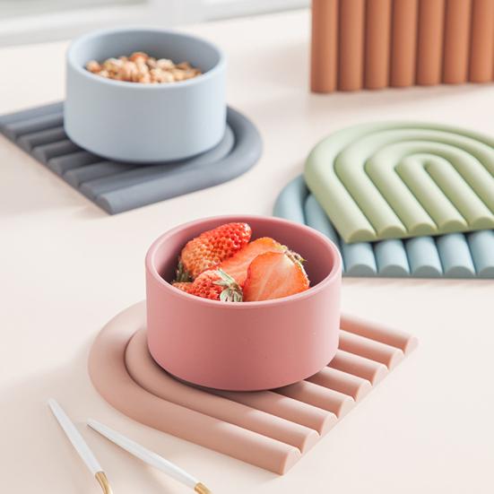 Rainbow Silicone Pot Mat Heat Resistant Trivet for Hot Dishes Non-Slip Table Placemat for Kitchen Home Bar Outdoor Use