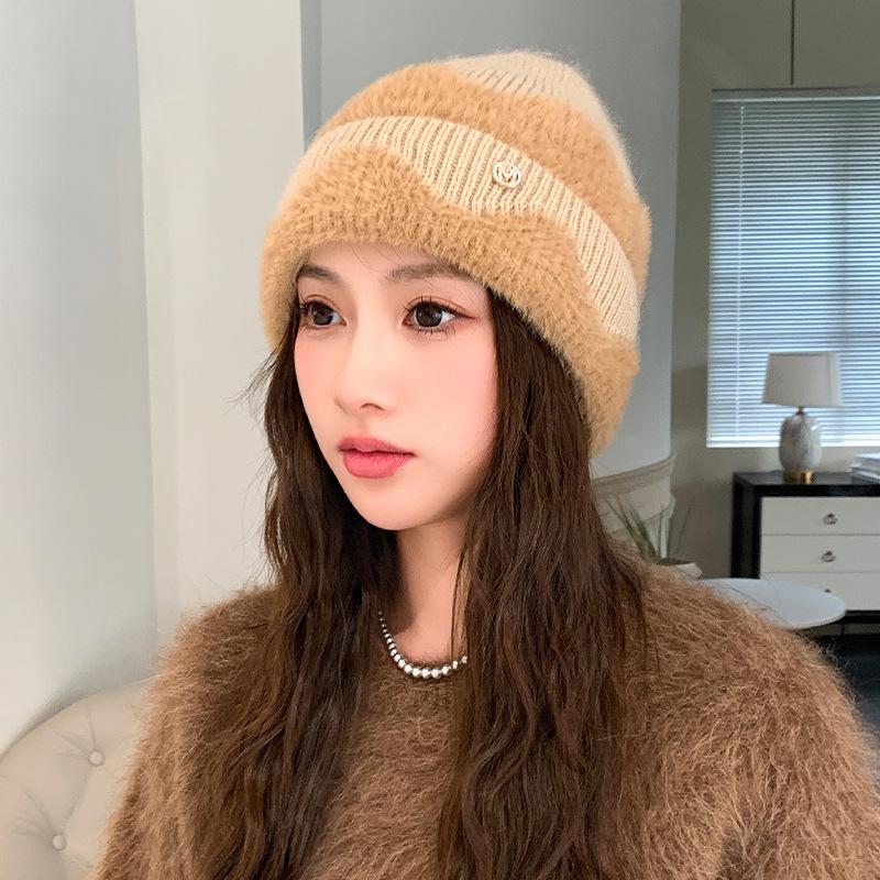 Autumn and winter hats women's trendy and versatile fashion plush wool hats winter cycling warm contrasting knitted hats