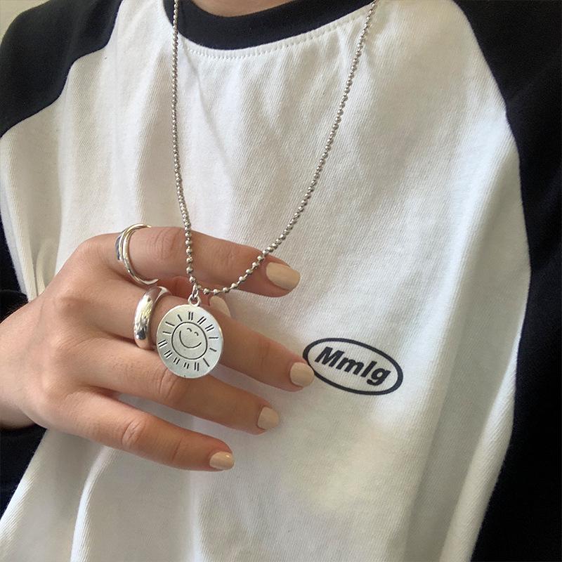 Dual-Sided Smiley Sun Necklace: Retro Fashion Accessory for Men & Women