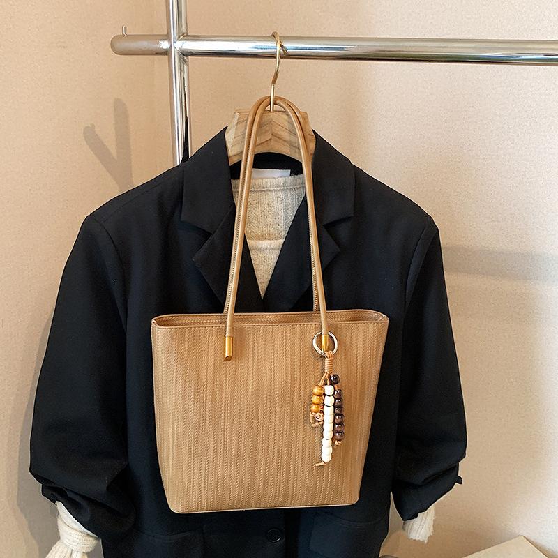 Retro Bag Women's Large-capacity 2025 New Autumn and Winter Versatile Shoulder Bag Is Popular This Year, Textured Commuter Tote Bag