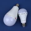Bec LED Inteligent Chip de Încărcare de Urgență la Pană de Curent Acasă Baterie 18650 Fără Pâlpâire Cu Cârlig Bec de Urgență Detașabil