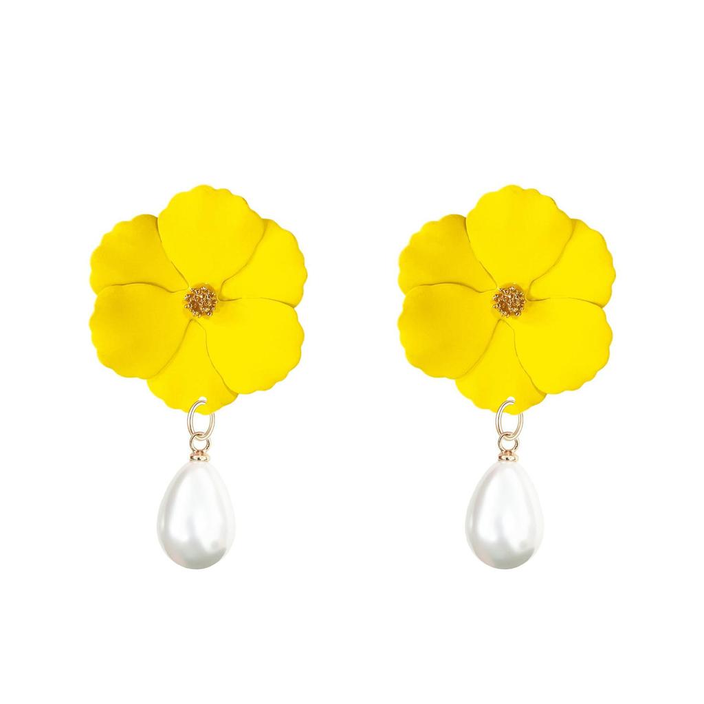 European Style Resin Pearl Flower Earrings with Girly Charm and Painted Floral Design